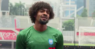 দুই প্রীতি ম্যাচ সামনে রেখে আজ দেশে আসছেন হামজা চৌধুরী